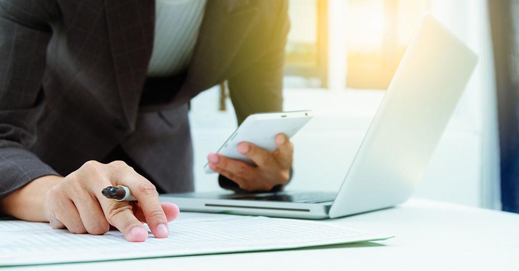 evaluate business management documents